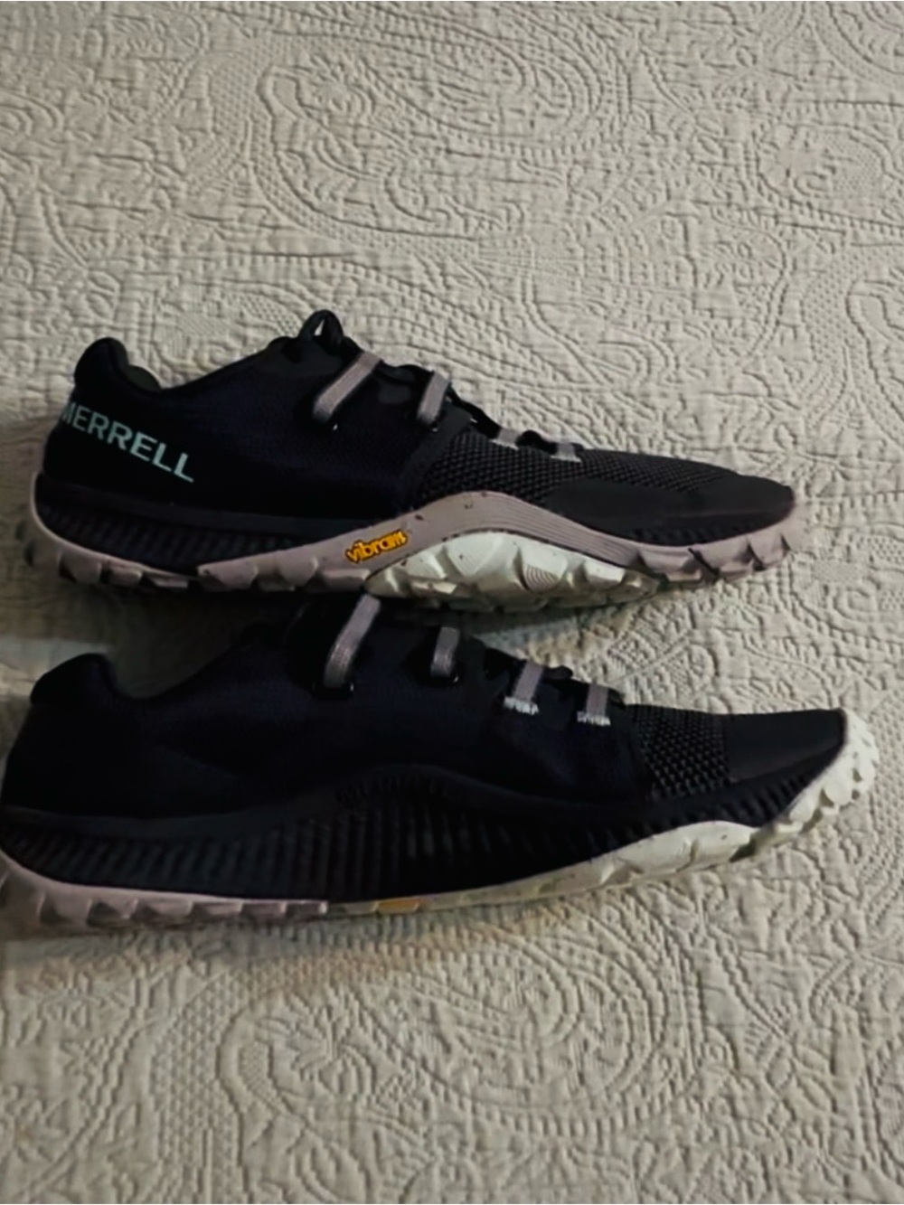 Merrell Trail Glove 6 women’s shoe, sz10, blk/ grey, gently used